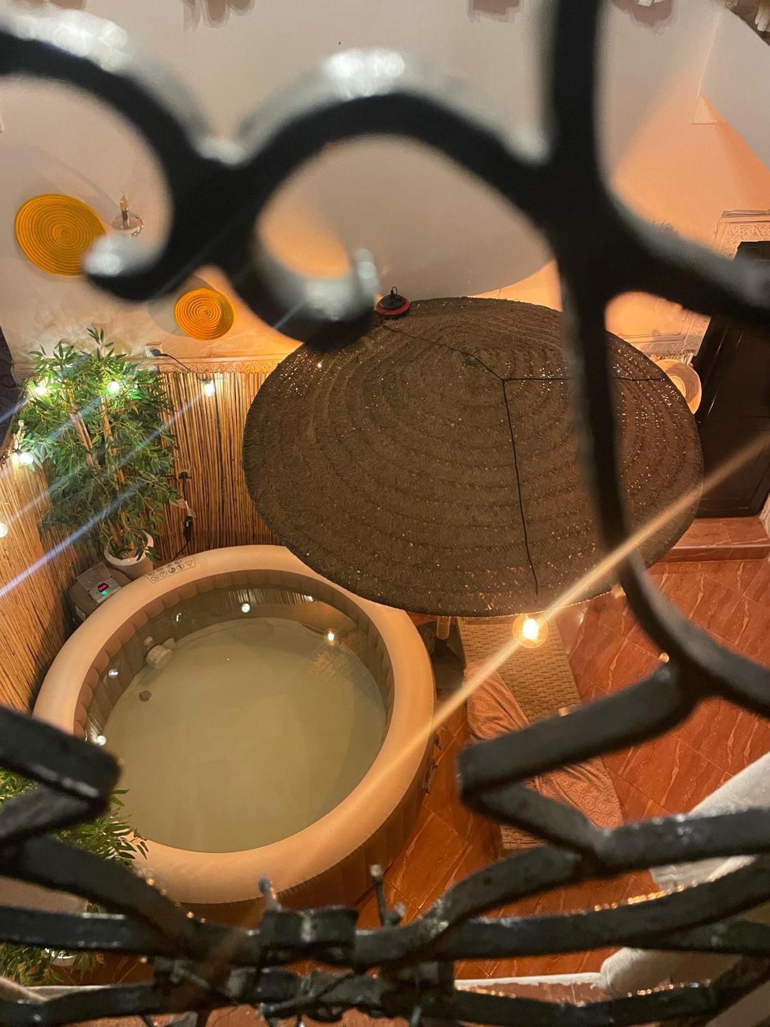 riad msholidays - privatisé jusqu'à 8 personnes - jacuzzi Marrakesh Exterior foto